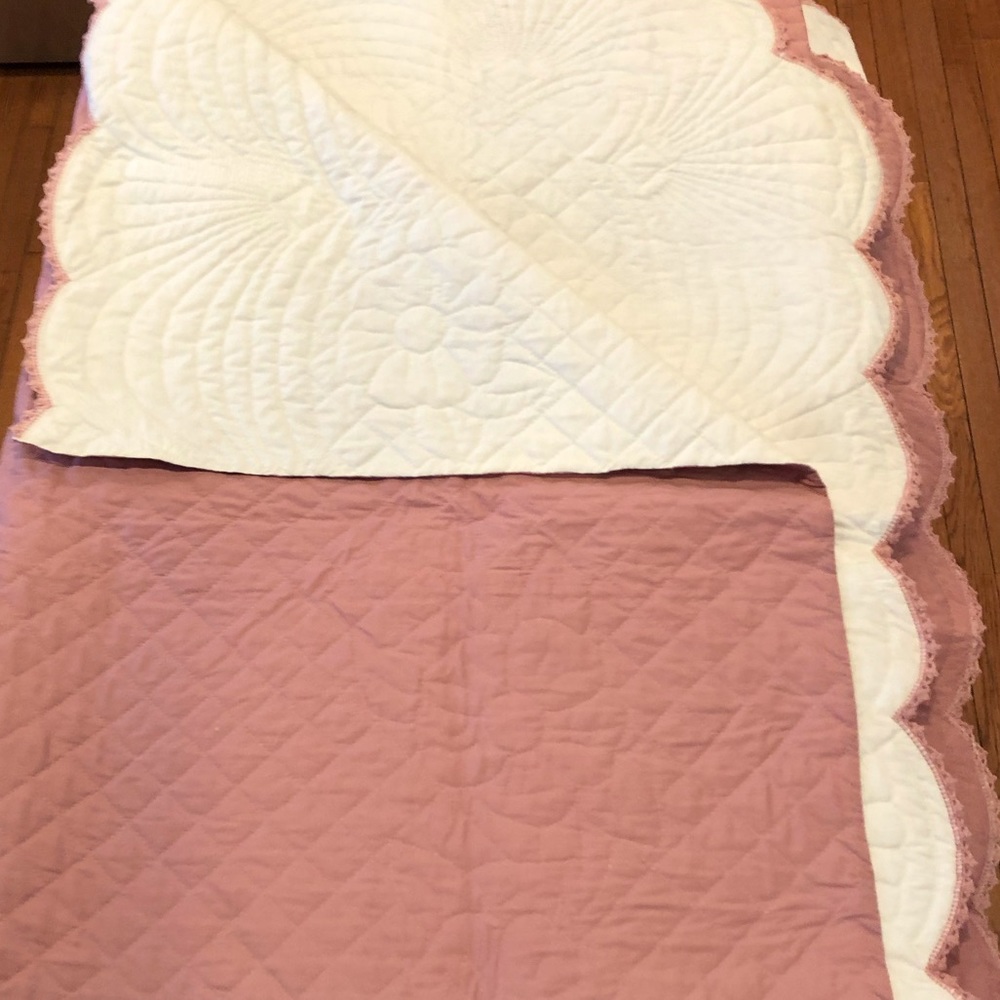 Vintage Handmade Mennonite Quilt Mauve and Off White